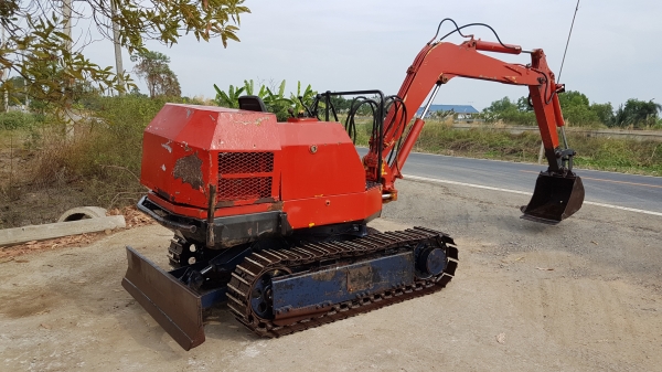 ขายด่วนรถแบคโฮKOMATSUโคมัสซูPC15-3เครื่องโคมัสซู3D75เครื่องดีปั่มแรงรถนอกเพิ่งนำเข้ามาใหม่ยังไม่เคยใช้งานในเมืองไทยเลย