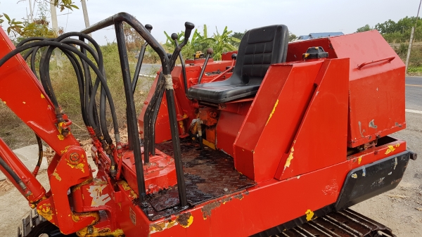 ขายด่วนรถแบคโฮKOMATSUโคมัสซูPC15-3เครื่องโคมัสซู3D75เครื่องดีปั่มแรงรถนอกเพิ่งนำเข้ามาใหม่ยังไม่เคยใช้งานในเมืองไทยเลย