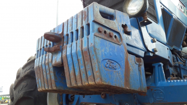 ขายเวทถ่วงหน้ารถไถฟอร์ดแท้นอก 1ชุด12แผ่น พร้อมหูลากและรางเวท และน๊อตจับยึดครบ 30000 บ. ขายเวทถ่วงหน้ารถไถฟอร์ดแท้นอก 1ชุด12แผ่น พร้อมหูลากและรางเวท และน๊อตจับยึดครบ 30000 บ.