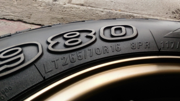 ขายล้อใหม่ te37 พร้อมยาง 265/70/16 สวยๆครับ