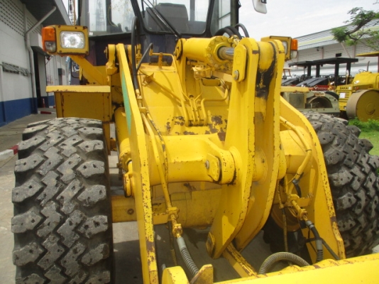 ขายรถตัก KOMATSU WA300-1 สภาพสวยพร้อมใช้งานนำเข้าจากญี่ปุ่น ติดต่อ อำพล 090-9694506/ 080-3031241