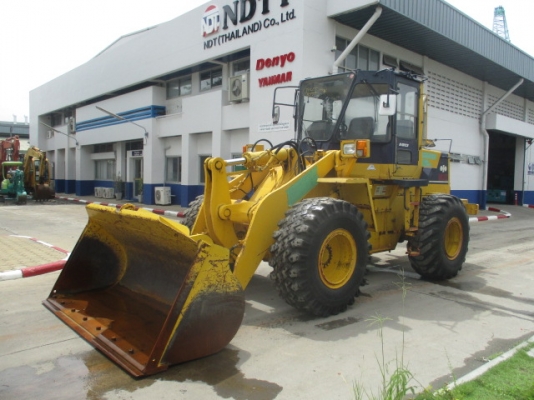 ขายรถตัก KOMATSU WA300-1 สภาพสวยพร้อมใช้งานนำเข้าจากญี่ปุ่น ติดต่อ อำพล 090-9694506/ 080-3031241