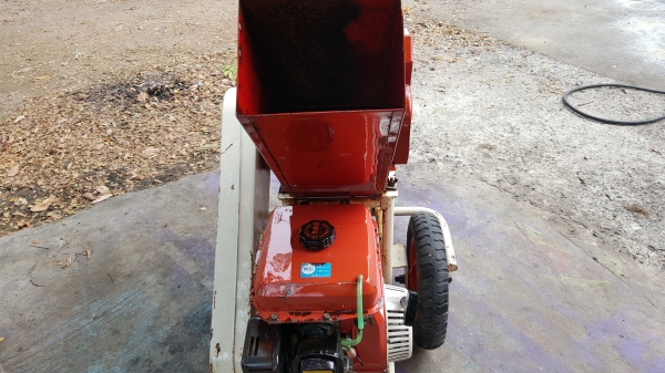 เครื่องย่อยกิ่งไม้พร้อมใช้งาน ต่อรองได้ขายได้ขาย รหัสสินค้า C2 - 25