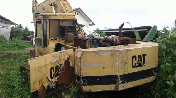 รถขุด CAT E200B รถจอดไว้ ไม่ได้ใช้ มีเอกสาร