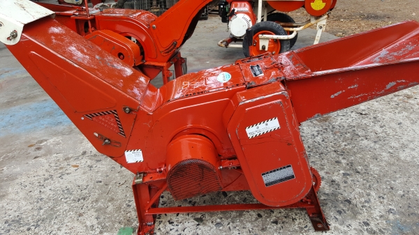 เครื่องย่อยกิ่งไม้ตัวเปล่า สอบถามได้ต่อรองได้ ขายได้ขาย รหัสสินค้า C2 - 23 ราคา 13800 บาท