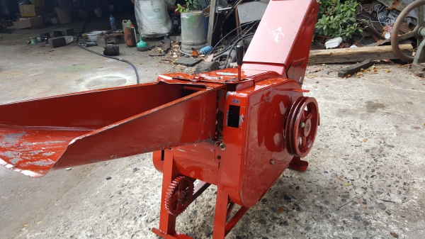 เครื่องย่อยกิ่งไม้ตัวเปล่า สอบถามได้ต่อรองได้ ขายได้ขาย รหัสสินค้า C2 - 23 ราคา 13800 บาท