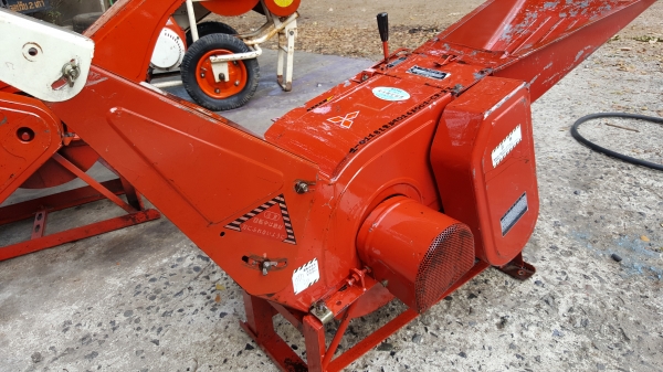 เครื่องย่อยกิ่งไม้ตัวเปล่า สอบถามได้ต่อรองได้ ขายได้ขาย รหัสสินค้า C2 - 23 ราคา 13800 บาท