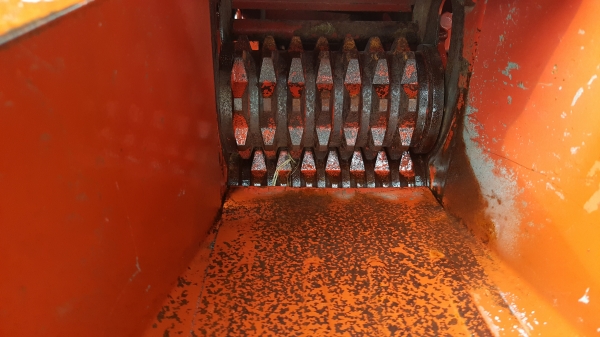 เครื่องย่อยกิ่งไม้ตัวเปล่า สอบถามได้ต่อรองได้ ขายได้ขาย รหัสสินค้า C2 - 23 ราคา 13800 บาท