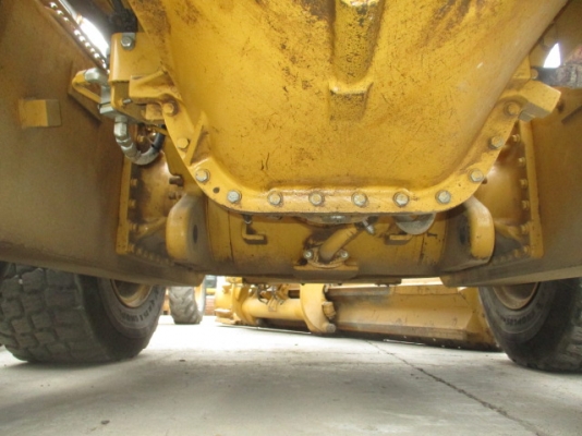 ขายรถเกรด CATERPILLAR 140M นำเข้าจาก USA สนใจติดต่อ อำพล 090-9694506, 080-3031241