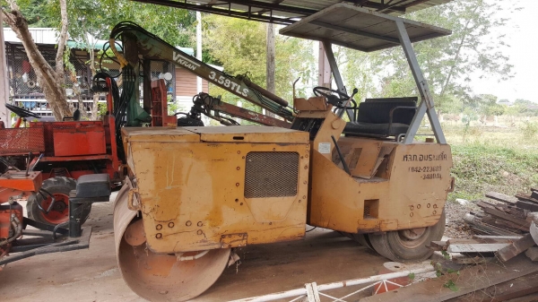 ขาย รถบดสั่นสะเทือน ขนาด 4 ตัน ล้อเหล็กหน้า ล้อหลังยาง 4 เส้น รถพร้อมใช้งานครับ