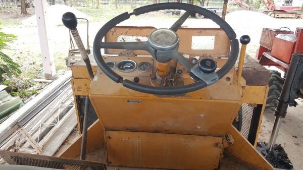 ขาย รถบดสั่นสะเทือน ขนาด 4 ตัน ล้อเหล็กหน้า ล้อหลังยาง 4 เส้น รถพร้อมใช้งานครับ