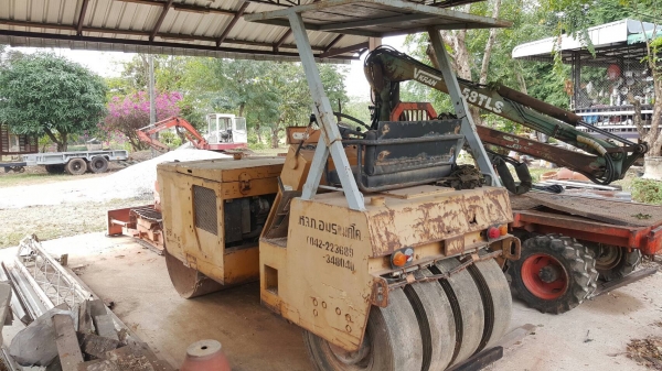 ขาย รถบดสั่นสะเทือน ขนาด 4 ตัน ล้อเหล็กหน้า ล้อหลังยาง 4 เส้น รถพร้อมใช้งานครับ