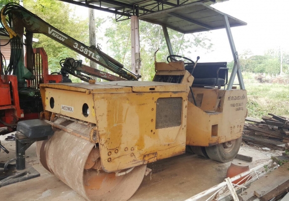 ขาย รถบดสั่นสะเทือน ขนาด 4 ตัน ล้อเหล็กหน้า ล้อหลังยาง 4 เส้น รถพร้อมใช้งานครับ