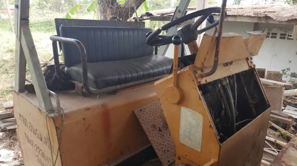 ขาย รถบดสั่นสะเทือน ขนาด 4 ตัน ล้อเหล็กหน้า ล้อหลังยาง 4 เส้น รถพร้อมใช้งานครับ