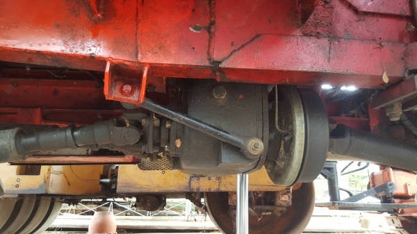 ขาย รถคีบเอนกประสงค์ 6 ล้อ 3 เพลา สโลว์กลาง มีวินส์ด้านหน้า เครื่อง ISUZU 3 สูบ เอกสารใบอินวอยซ์