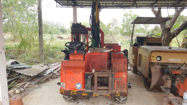 ขาย รถคีบเอนกประสงค์ 6 ล้อ 3 เพลา สโลว์กลาง มีวินส์ด้านหน้า เครื่อง ISUZU 3 สูบ เอกสารใบอินวอยซ์