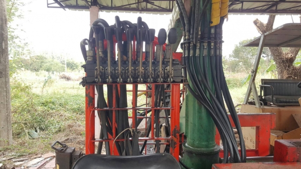 ขาย รถคีบเอนกประสงค์ 6 ล้อ 3 เพลา สโลว์กลาง มีวินส์ด้านหน้า เครื่อง ISUZU 3 สูบ เอกสารใบอินวอยซ์