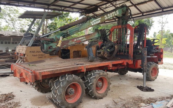 ขาย รถคีบเอนกประสงค์ 6 ล้อ 3 เพลา สโลว์กลาง มีวินส์ด้านหน้า เครื่อง ISUZU 3 สูบ เอกสารใบอินวอยซ์