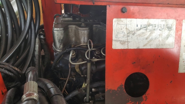 ขาย รถคีบเอนกประสงค์ 6 ล้อ 3 เพลา สโลว์กลาง มีวินส์ด้านหน้า เครื่อง ISUZU 3 สูบ เอกสารใบอินวอยซ์