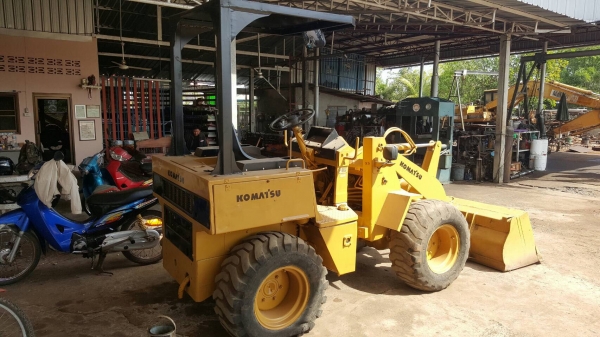 ขาย รถตัก KOMATSU WA30-2 สภาพพร้อมใช้งาน ราคาต่อรองได้ครับ
