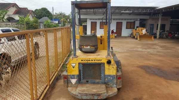 ขาย รถตักขนาดเล็ก KOMATSU SK05 เครื่องดี ปั้มดี ใช้งานได้ แต่ต้องเช็คระบบเลี้ยวซ้ายขวา ราคาต่อรองได้