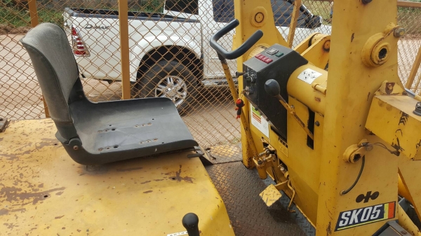 ขาย รถตักขนาดเล็ก KOMATSU SK05 เครื่องดี ปั้มดี ใช้งานได้ แต่ต้องเช็คระบบเลี้ยวซ้ายขวา ราคาต่อรองได้