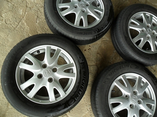 แม็กรถเก๋ง 4รู100ยางมิชลิน ดอกเกือบ1เซ็น ลงพื้นปี13 (4ล้อ3,500) แม็กรถเก๋ง 4รู100ยางมิชลิน ดอกเกือบ1เซ็น ลงพื้นปี13 (4ล้อ3,500)