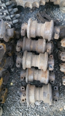 ขายลอนเลอร์ ล้อนำ รถแมคโค รุ่น 200 มี ของ ฮิตาชิ แคท โคมัสสุ  โกเบโก้ ขายถูกตามสภาพ  มีจำนวนจำกัดหมดแล้วหมดเลยครับ