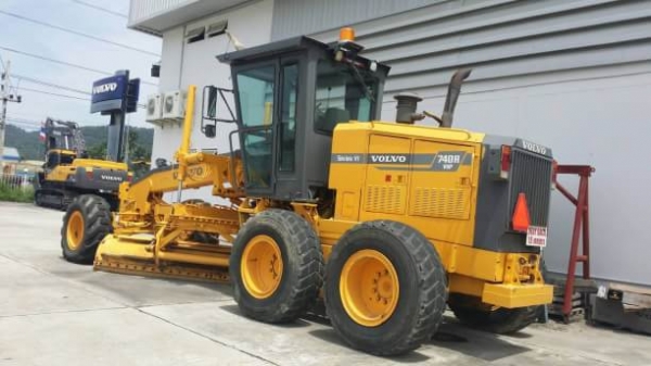 ขาย รถเกรด แชมเปี้ยน 740A 1900 ขาย รถเกรด แชมเปี้ยน 740A 1900