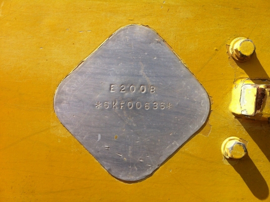 ขายCAT E200B เอกสารเล่มทะเบียน รถใช้งานได้  350,000บ. สนใจ 0835601591 0903494058