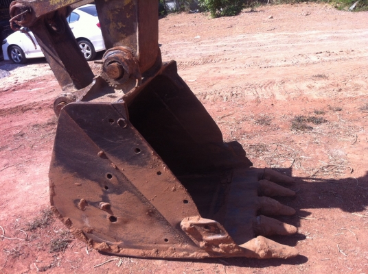 ขายCAT E200B เอกสารเล่มทะเบียน รถใช้งานได้  350,000บ. สนใจ 0835601591 0903494058