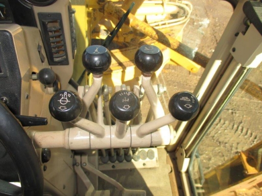 รถเกรดCAT 140H #2ZK06716 ปี2001ถึงไทยเร็วๆนี้ครับ