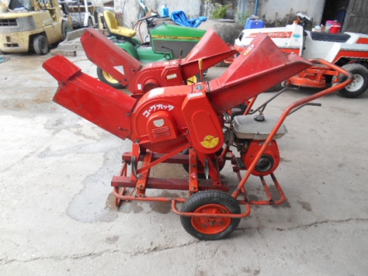 เครื่องย่อยกิ่งไม้ พร้อมใช้งาน