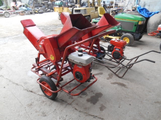 เครื่องย่อยกิ่งไม้ พร้อมใช้งาน