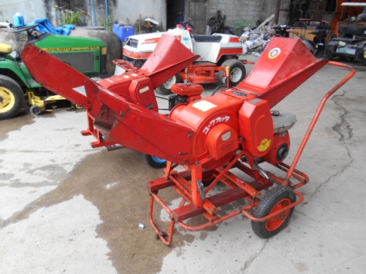 เครื่องย่อยกิ่งไม้ พร้อมใช้งาน