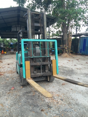 ขายรถยก 3.5ตัน เก่าญี่ปุ่น งายกยาว 180 เมตร เสายกสูง 4 เมตร งาสไลด์