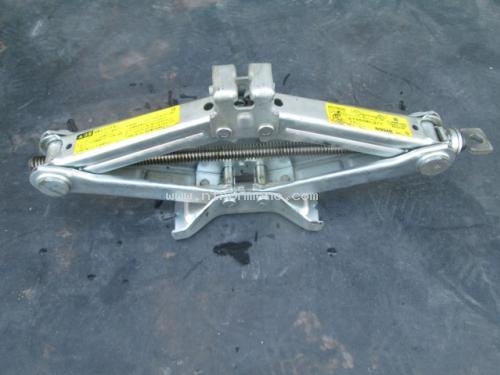 ขาย!!! แม่แรงยกรถ NISSAN นำเข้าจากญี่ปุ่น รหัสสินค้า 80904201 โทร081-8283376 Line ID : nihonmono