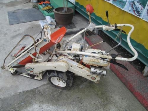 นำเข้าจากญี่ปุ่น รถเกี่ยวข้าวเดินตาม KUBOTA HE50A ขนาด 4.5 แรงม้า รหัสสินค้า : 80904322 www.nihonmono.com