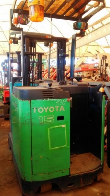 นำเข้าจากญี่ปุ่น รถยกไฟฟ้ายืนขับ TOYOTA 7FBP15 ยกน้ำหนักได้ 1.5 ตัน รหัสสินค้า : 80904323 www.nihonmono.com