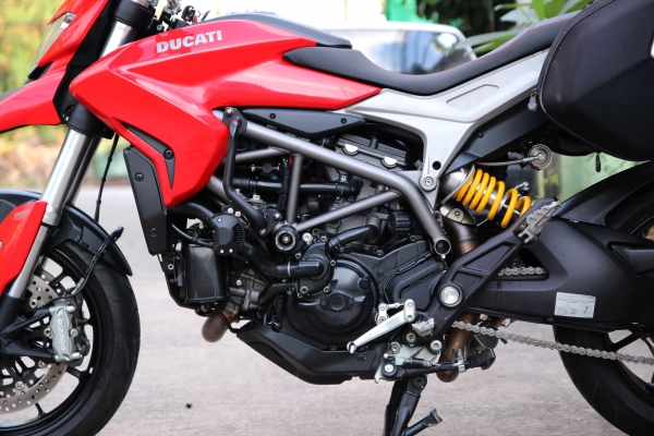 Ducati hyperstrada 821 ปี 2014 ราคา 386,000 วิ่ง 9,xxx Ducati hyperstrada 821 ปี 2014 ราคา 386,000 วิ่ง 9,xxx
