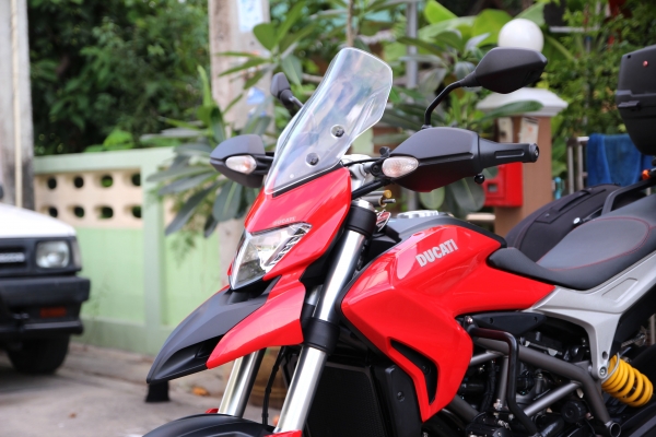 Ducati hyperstrada 821 ปี 2014 ราคา 386,000 วิ่ง 9,xxx