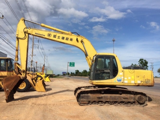 ขายรถแบคโฮ KOMATSU PC200-6 รถนอกนำเข้าจากญี่ปุ่น สภาพสวยพร้อมใช้งาน มีVDOการทำงานครับ