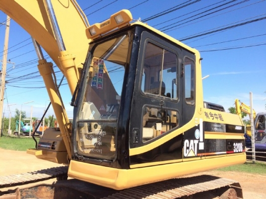 ขายรถแบคโฮ CAT 320B รถนอกนำเข้าเองจากญี่ปุ่น สภาพสวยพร้อมใช้งาน มีVDOการทำงานครับ
