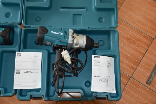 บล็อกไฟฟ้า 1 นิ้ว makita tw1000