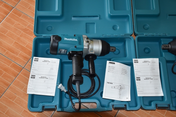 บล็อกไฟฟ้า 1 นิ้ว makita tw1000