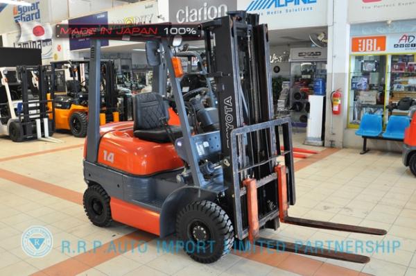 ขายรถโฟล์คลิฟท์มือสอง TOYOTA รุ่น 6FGL14-12348 ราคา 155,000 บาท  นำเข้าจากประเทศญี่ปุ่น 100\% ไม่เคยใช้งานในไทย