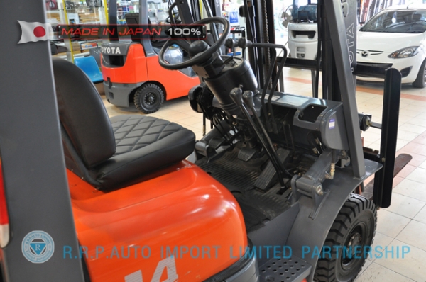 ขายรถโฟล์คลิฟท์มือสอง TOYOTA รุ่น 6FGL14-12348 ราคา 155,000 บาท  นำเข้าจากประเทศญี่ปุ่น 100\% ไม่เคยใช้งานในไทย