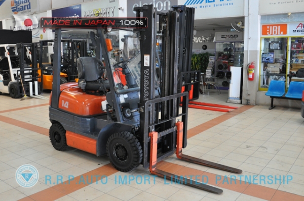 ขายรถโฟล์คลิฟท์มือสอง TOYOTA รุ่น 6FG14-15304 ราคา 155,000 บาท  นำเข้าจากประเทศญี่ปุ่น 100\% ไม่เคยใช้งานในไทย