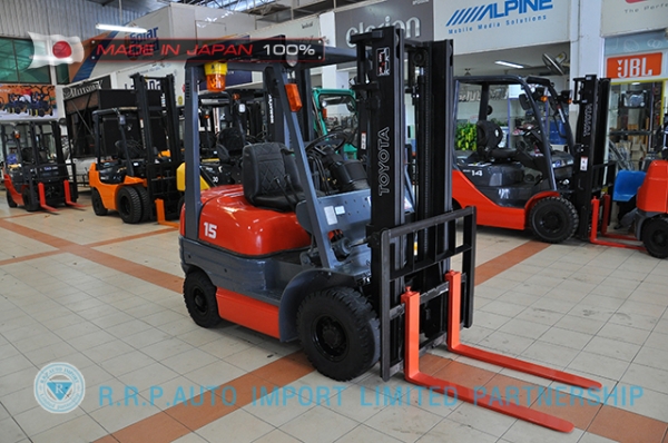 ขายรถโฟล์คลิฟท์มือสอง TOYOTA รุ่น 6FG15-10499 ราคา 155,000 บาท  นำเข้าจากประเทศญี่ปุ่น 100\% ไม่เคยใช้งานในไทย