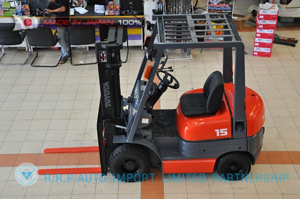 ขายรถโฟล์คลิฟท์มือสอง TOYOTA รุ่น 6FG15-10499 ราคา 155,000 บาท  นำเข้าจากประเทศญี่ปุ่น 100\% ไม่เคยใช้งานในไทย